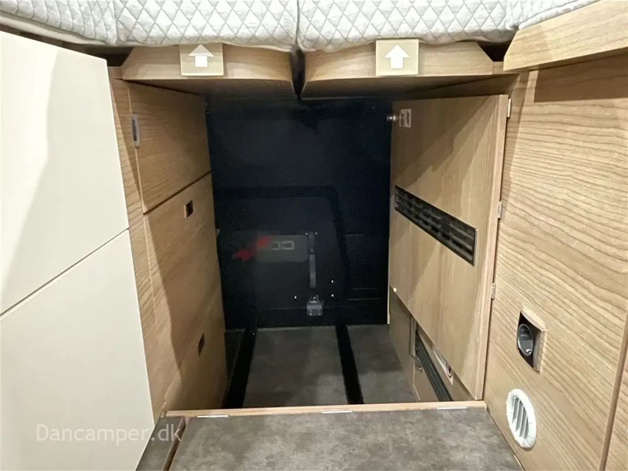 Billede 33 - 2025 - Carthago Van Genius 641 LE MB GENIAL Carthago Van Genius 641 LE 170 Hk - 9 trin G-Tronic automatgear