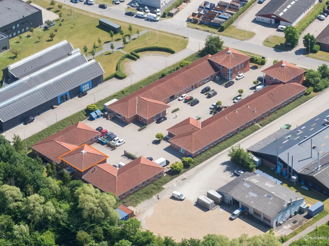 Billede 2 - Pænt og indflytningsklart kontorlejemål beliggende på hele 1. salen