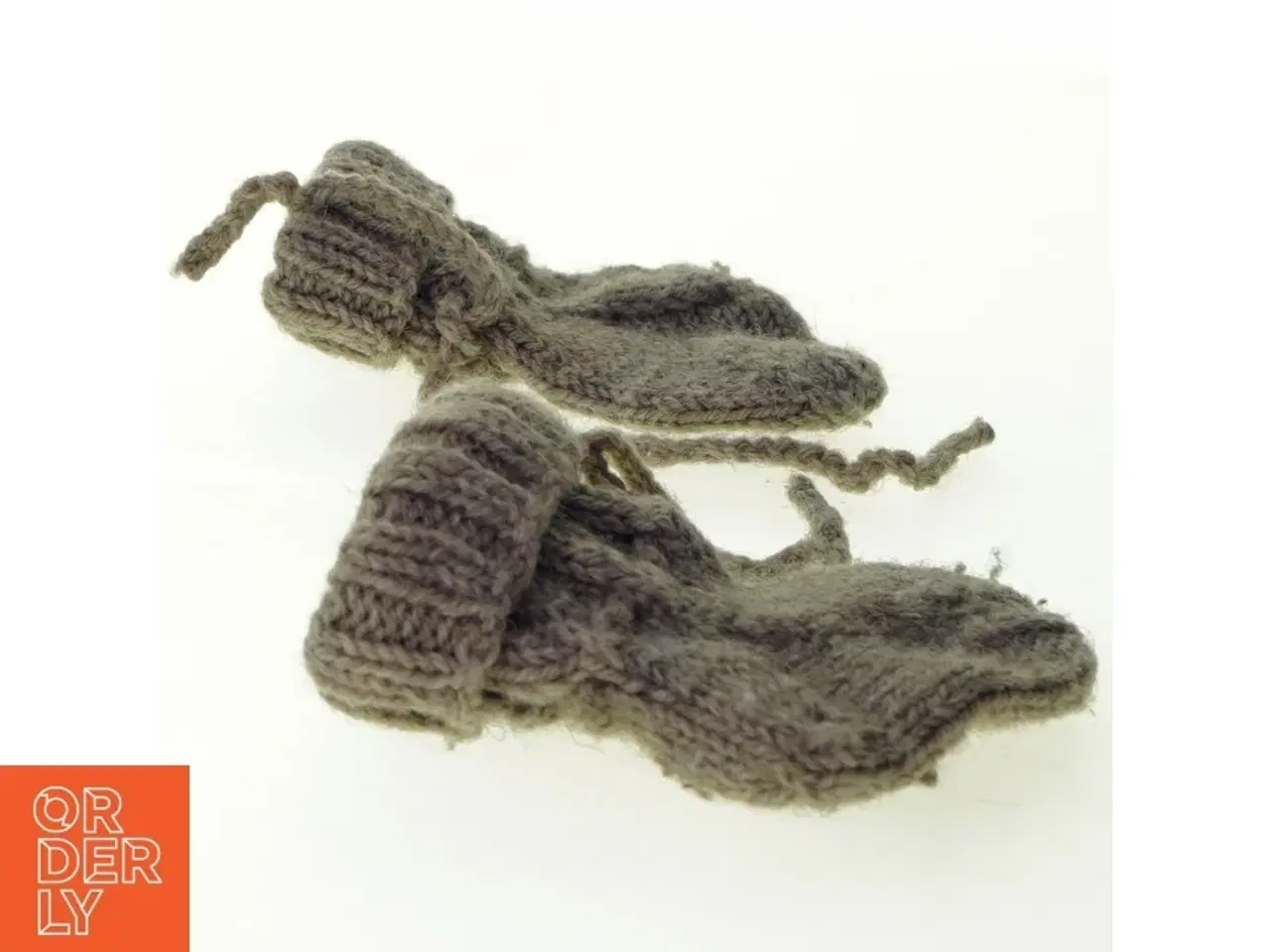 Billede 2 - Hjemmestrikkede uldsokker til baby (str. 10 x 5 cm)