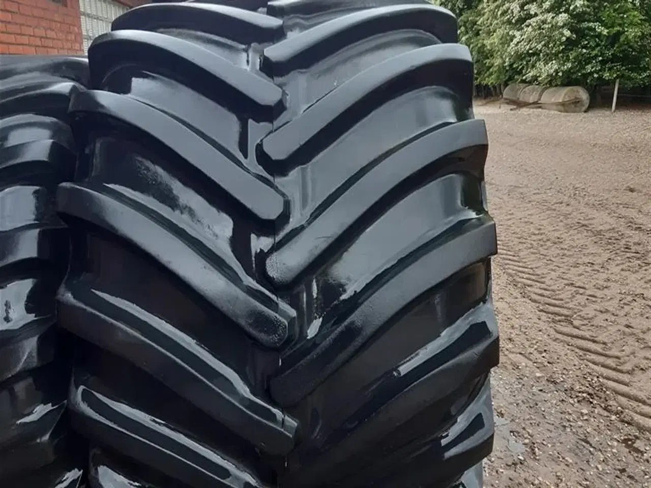 Billede 3 - Goodyear Terradæk 73x44.00-32 NHS 2 stk. mejetærsker dæk med 10 hul fælge.