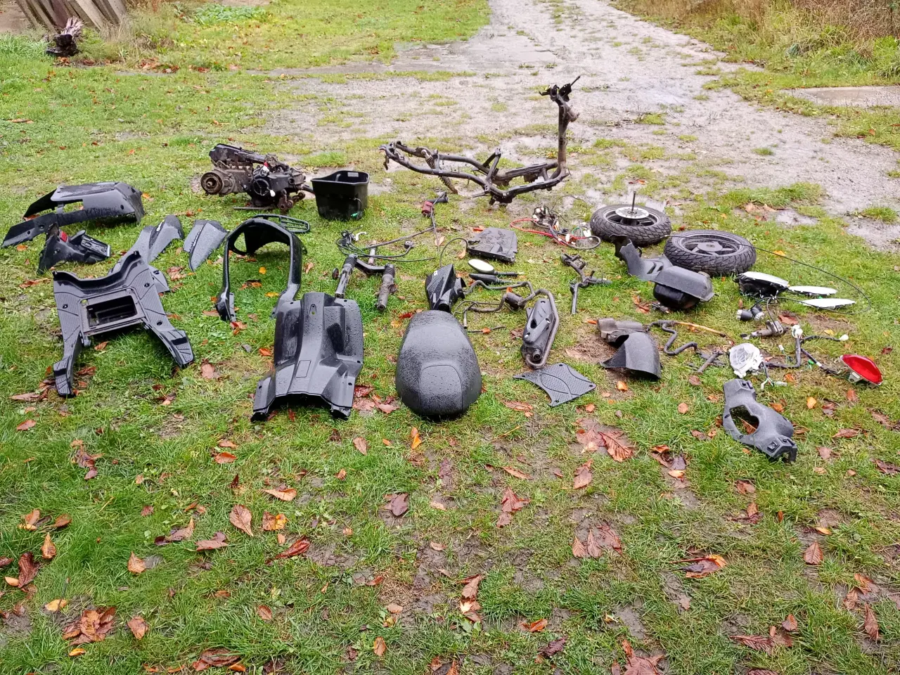 Billede 1 - Dele til Sym Orbit 2 sælges  30 knallert