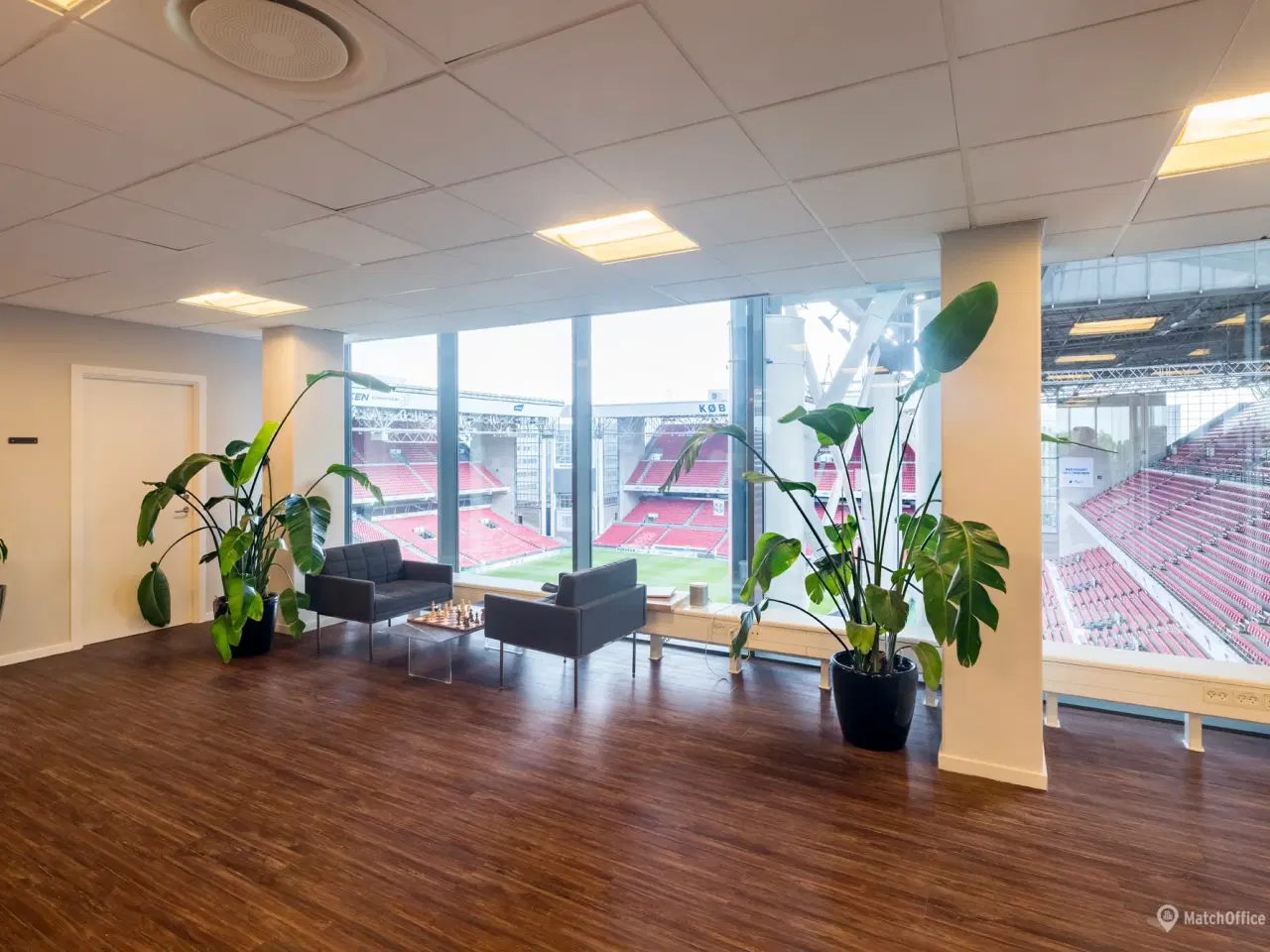 Billede 6 - Med kontor i Parken kan I spille bold med de bedste