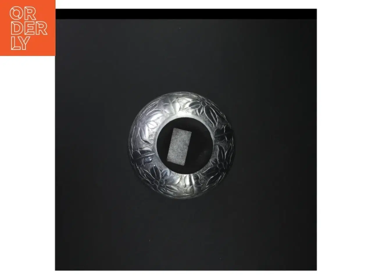 Billede 3 - Dekorativ sølvfarvet skål (str. 15 x 5 cm)