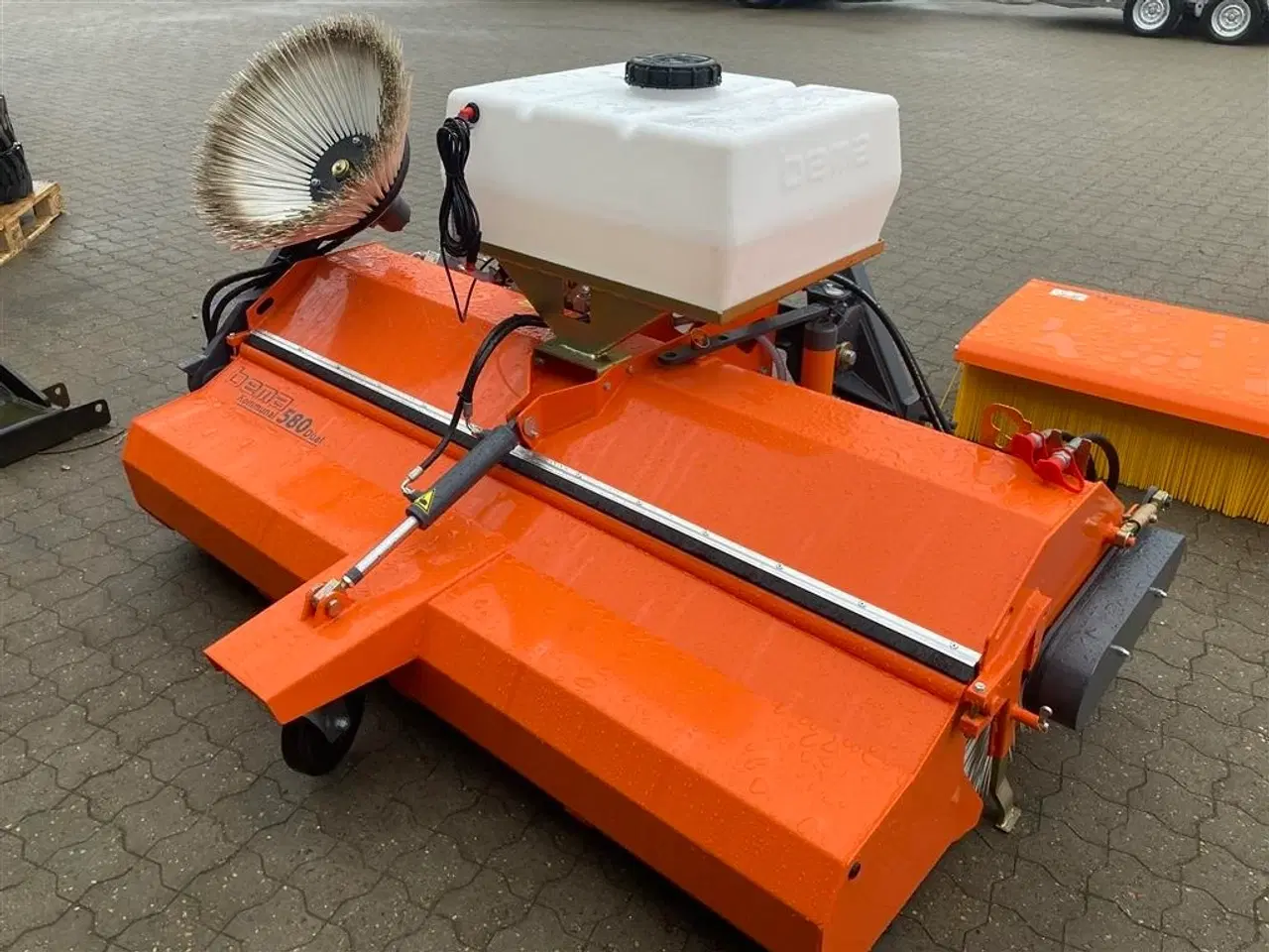 Billede 3 - Multi-Clean 580 Dual opsamlerkasse, vandtank og sidebørste