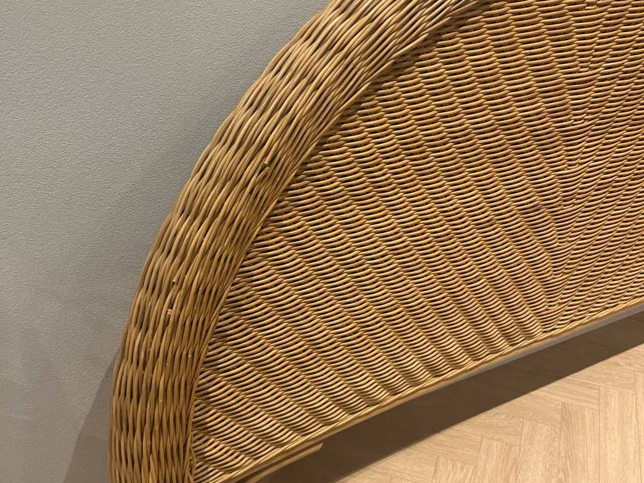 Billede 4 - Kurve rattan flet sengegavl