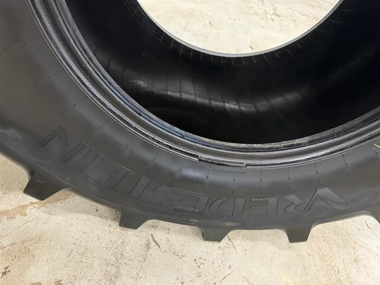 Billede 4 - Vredestein 710/60R30