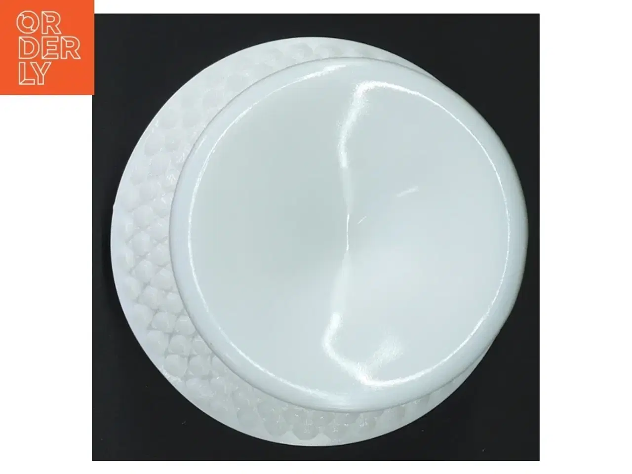 Billede 3 - Hvid opsats i opalglas på fod (str. H 10 cm ø. 10 cm)