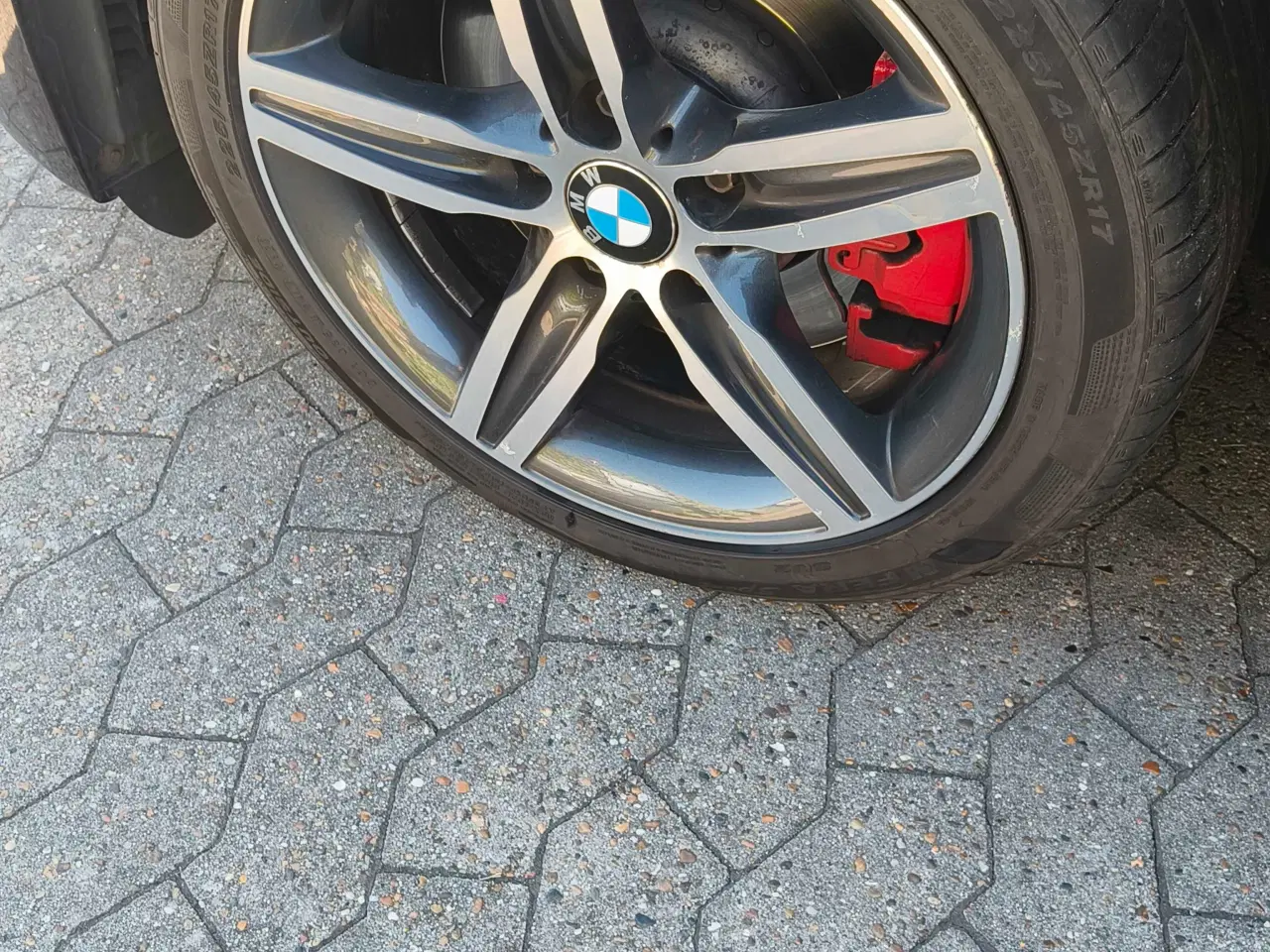 Billede 1 - BMW fælge med dæk 
