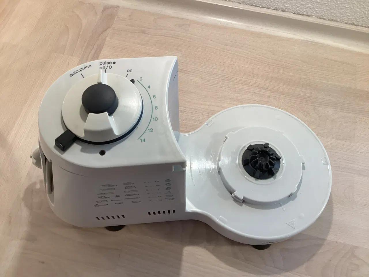 Billede 2 - BRAUN K3000 køkkenmaskine uden tilbehør