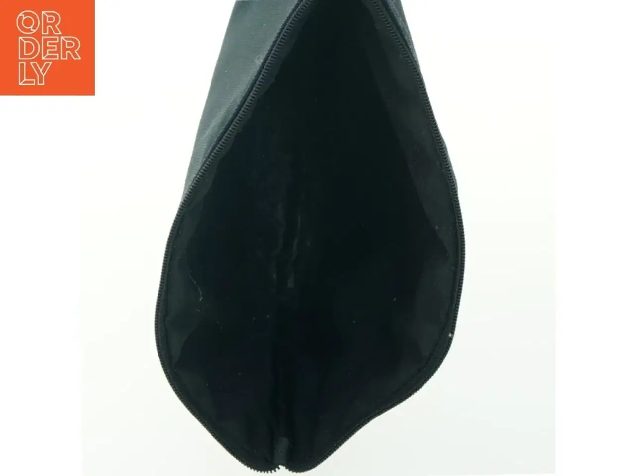 Billede 4 - Sort stofpung fra Filippa K (str. 23x16 cm)