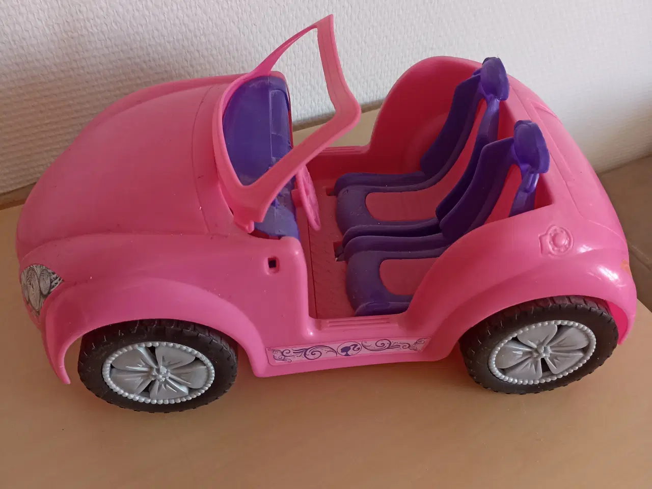 Billede 2 - Biler til Barbie 