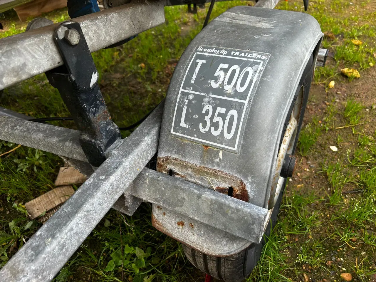 Billede 2 - Bådtrailer med nye dæk