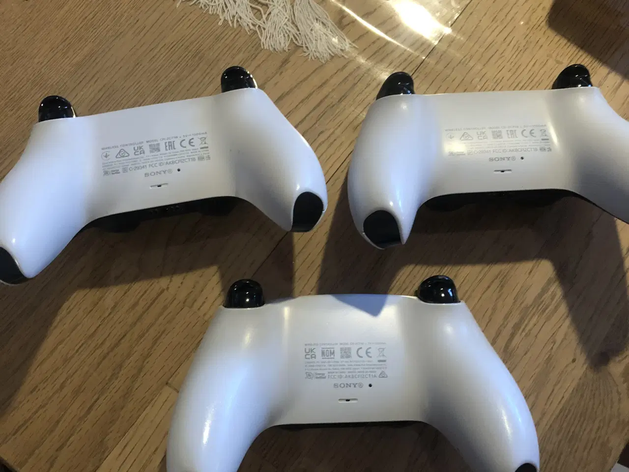 Billede 2 - Ps5 controller sælges samlet