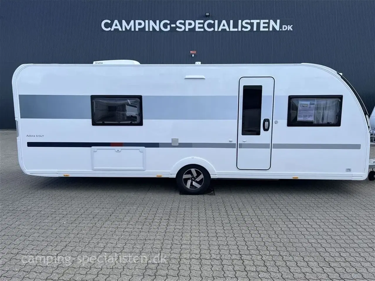 Billede 1 - 2024 - Adria Adora 613 UT Selected Edition   Adria Adora 613 UT Selected Edition 2023/2024 - Kan ses nu hos Camping-Specialisten.dk