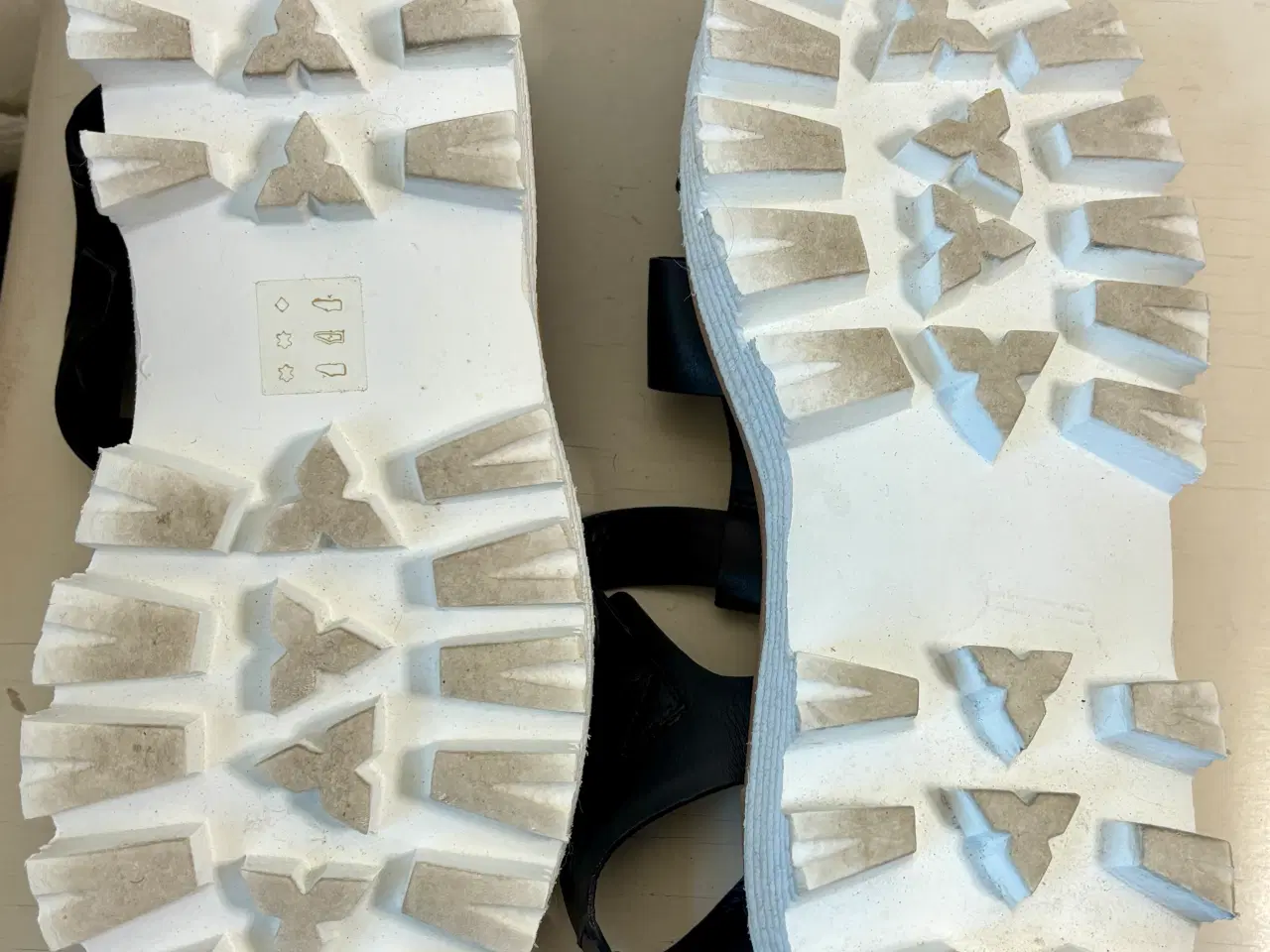 Billede 6 - Copenhagen Shoes, sorte plateau-sandaler, str 39