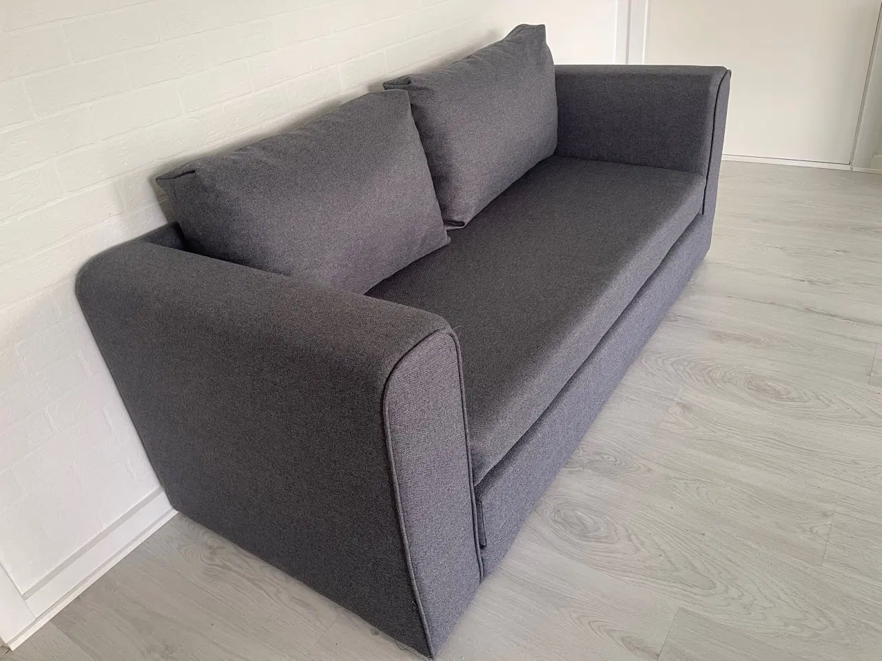 Billede 2 - grå sovesofa i fin stand