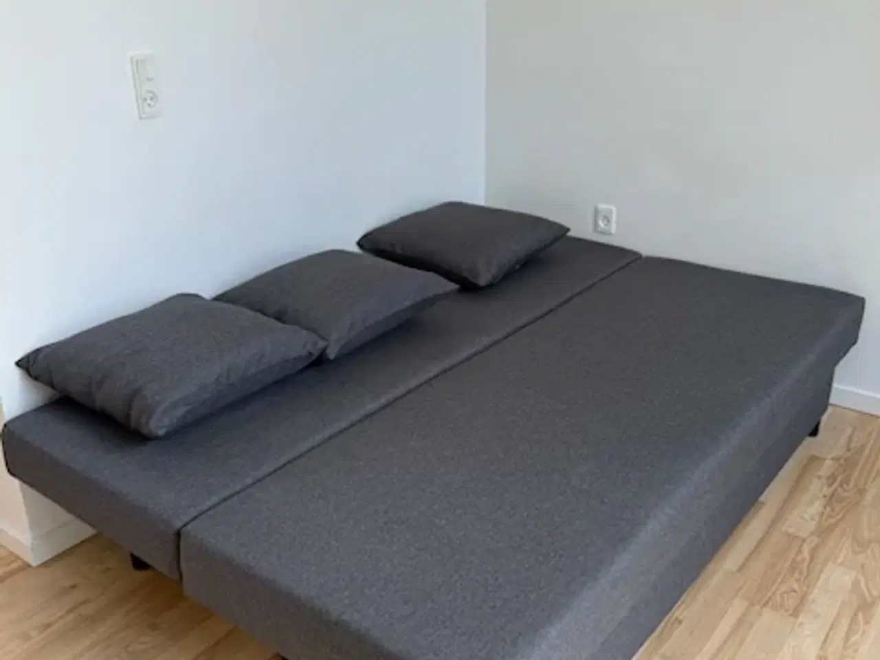 Billede 2 - Sovesofa med opbevaring