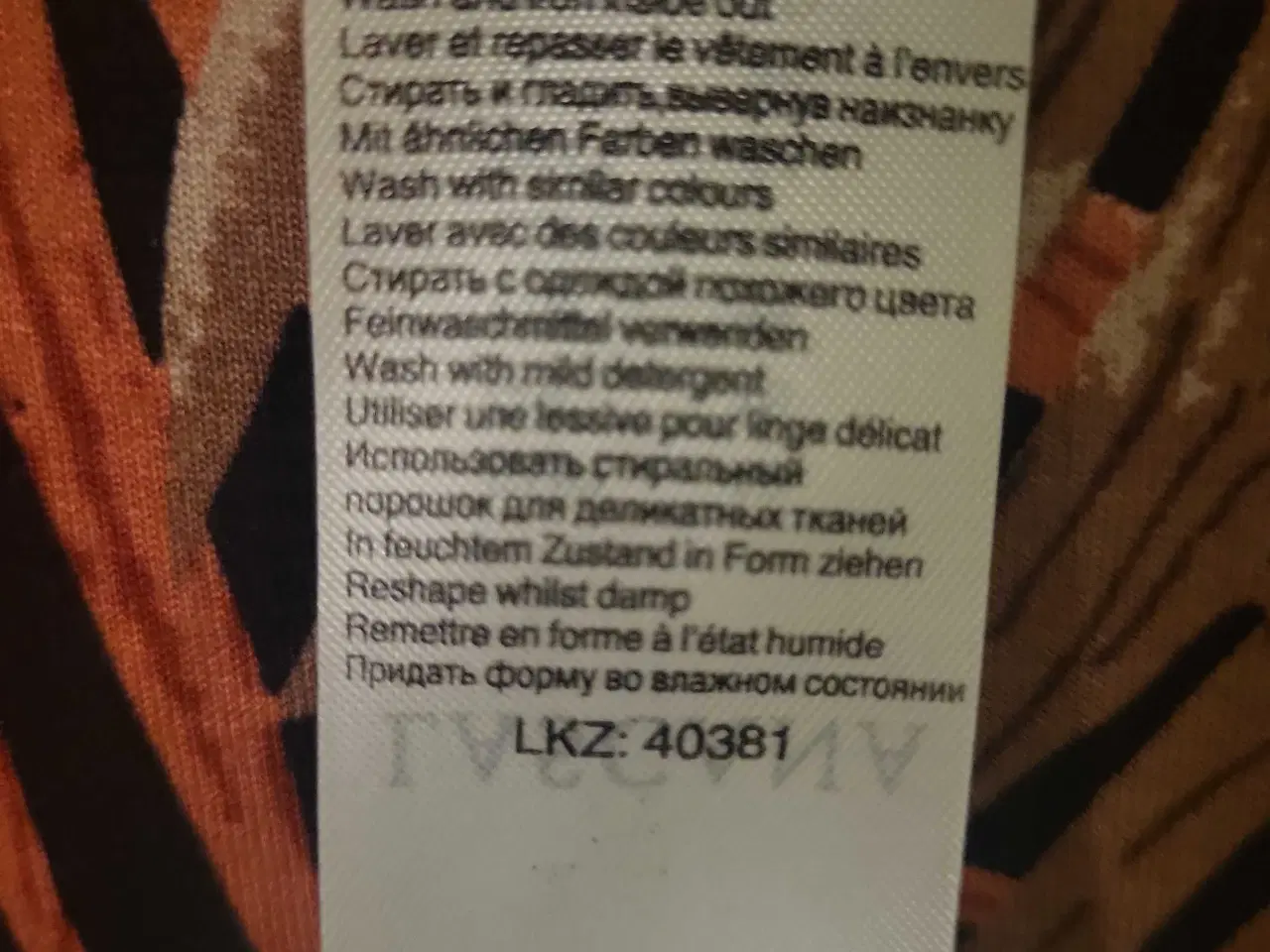 Billede 11 - Orange Kjole Uden Stropper