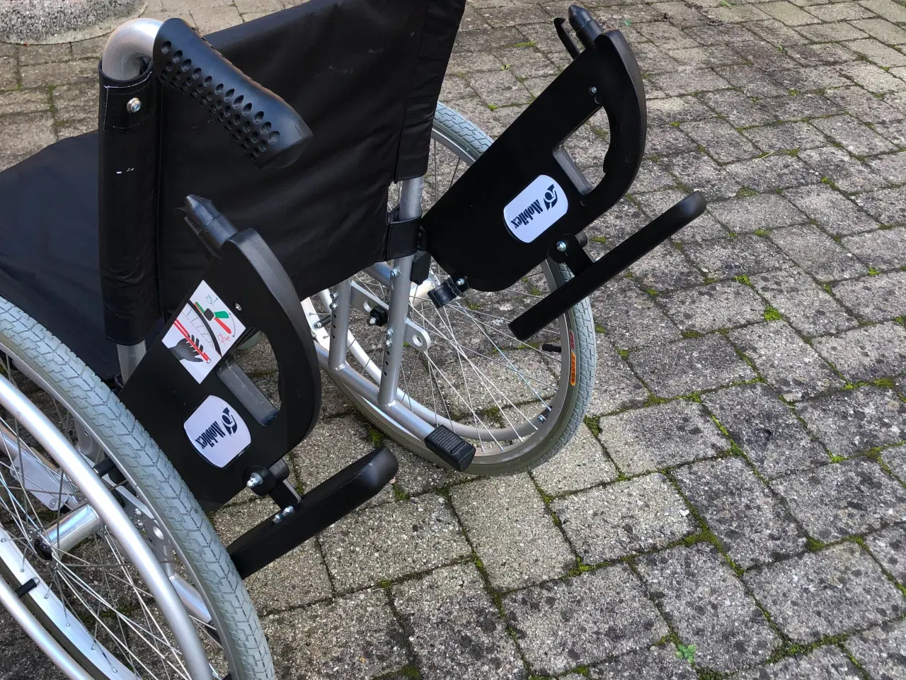 Billede 4 - Mobilex aluminium letvægts kørestol