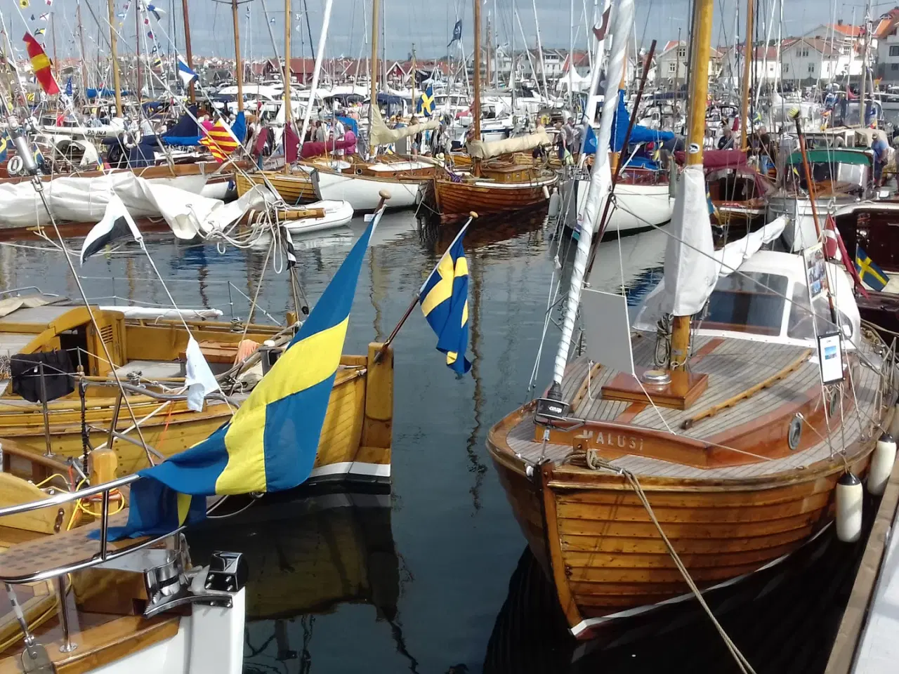 Billede 6 - Flot motorsejler sælges.