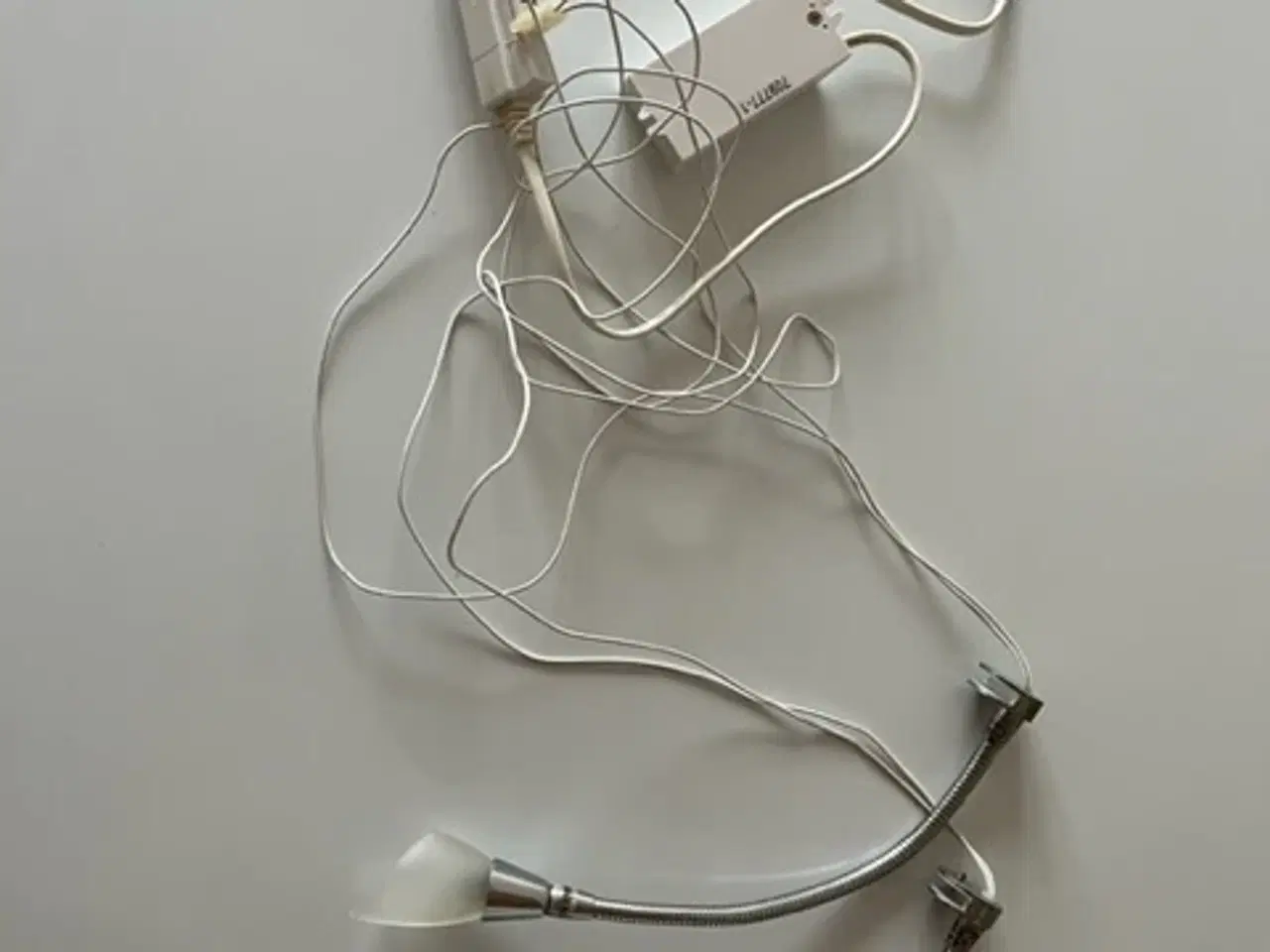 Billede 3 - 2 lamper til spejl