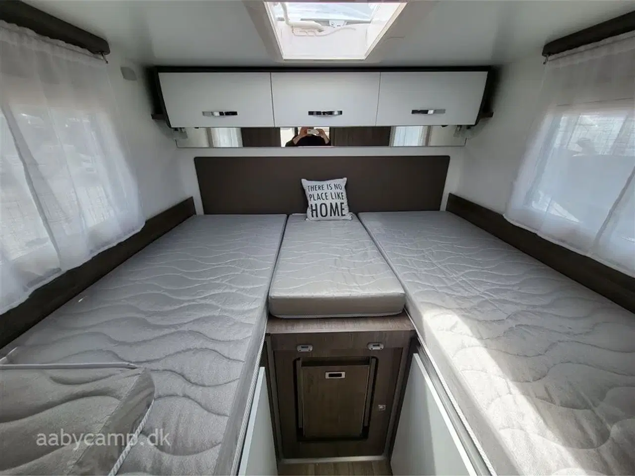 Billede 14 - 2024 - Benimar Tessoro T468 Special Edition   Automatgear. NK Pakke. solcelle. batteri. inverter. Maxxfan. markise. udvendigt bruseudtag. lædersæder. Kun 4600 Km!!!