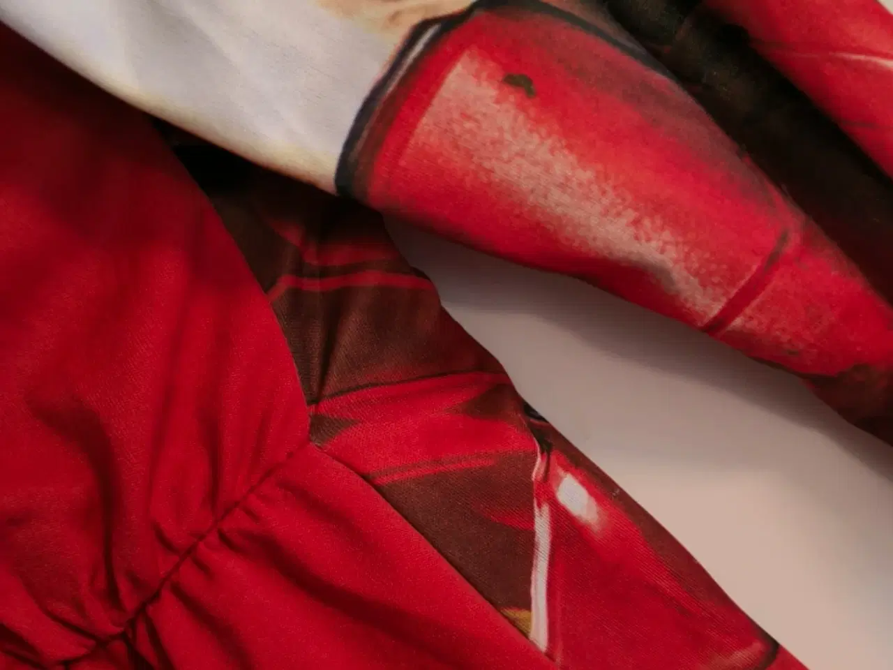 Billede 4 - Ironman Udklædning 