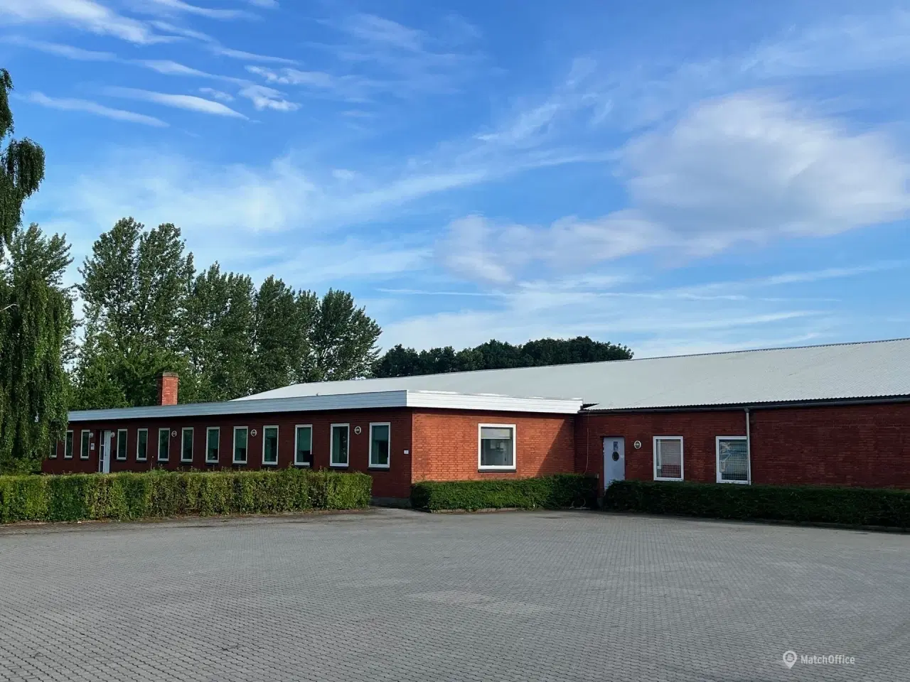 Billede 5 - Kontorlokaler. velbeliggende med parkering og gode tilkørselsforhold.