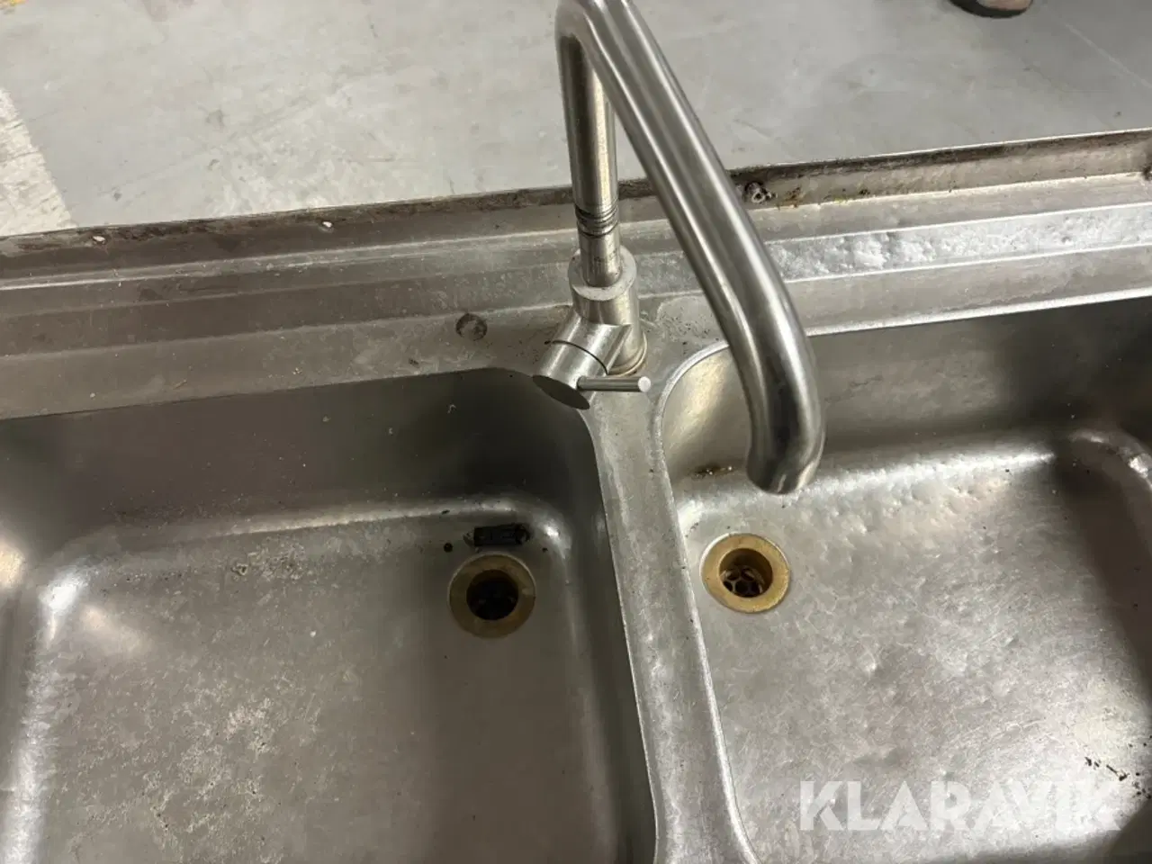 Billede 11 - Rustfri vask med armatur