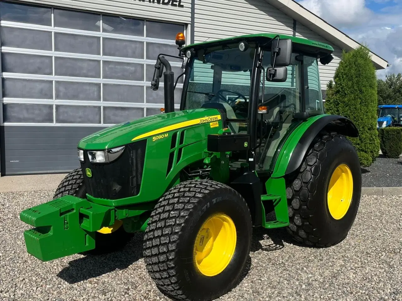 Billede 2 - John Deere 5090 M Med græsdæk