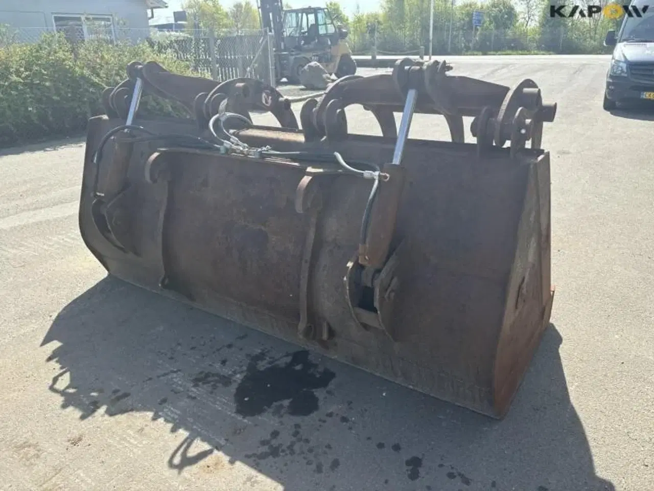 Billede 5 - - - - Overfalds skovl med Volvo beslag