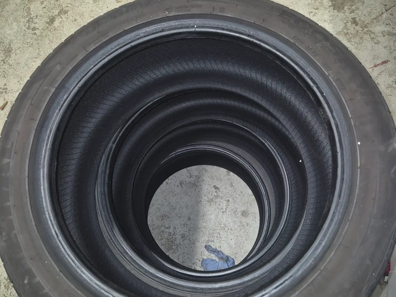 Billede 2 - 235/45-17 sommerdæk