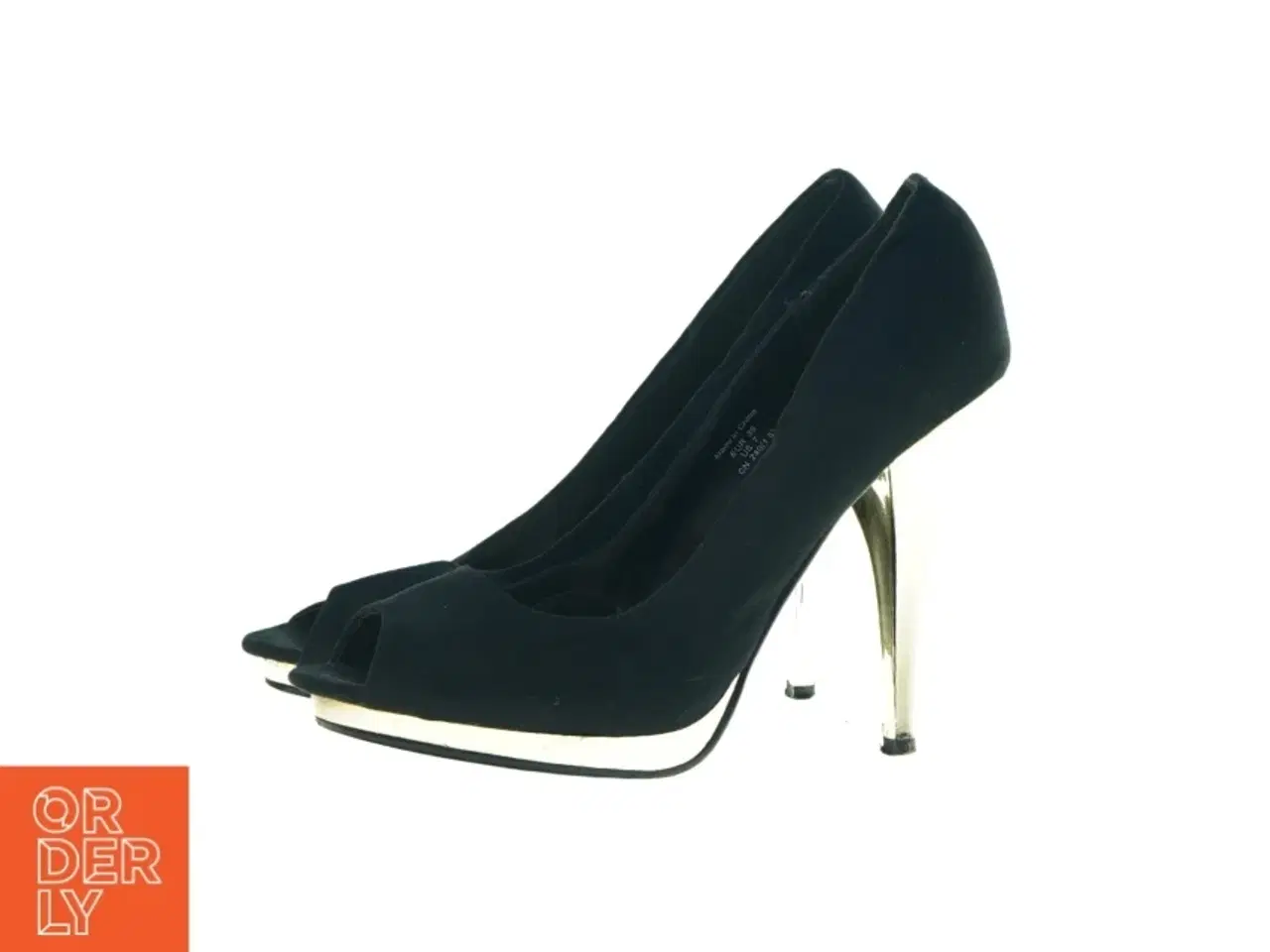 Billede 1 - Stillet (str. 38)