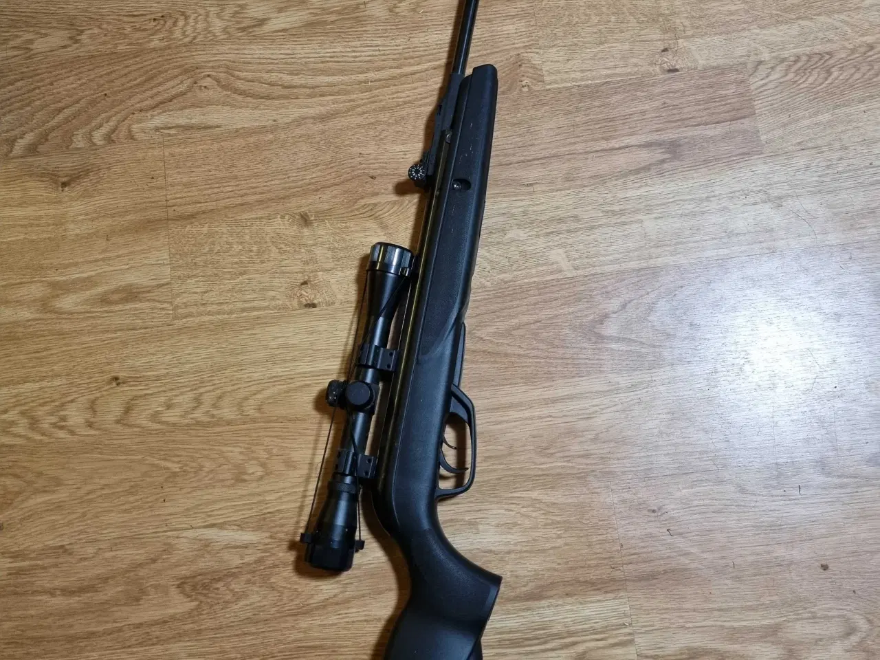 Billede 2 - Lufthevær med kikkertsigte