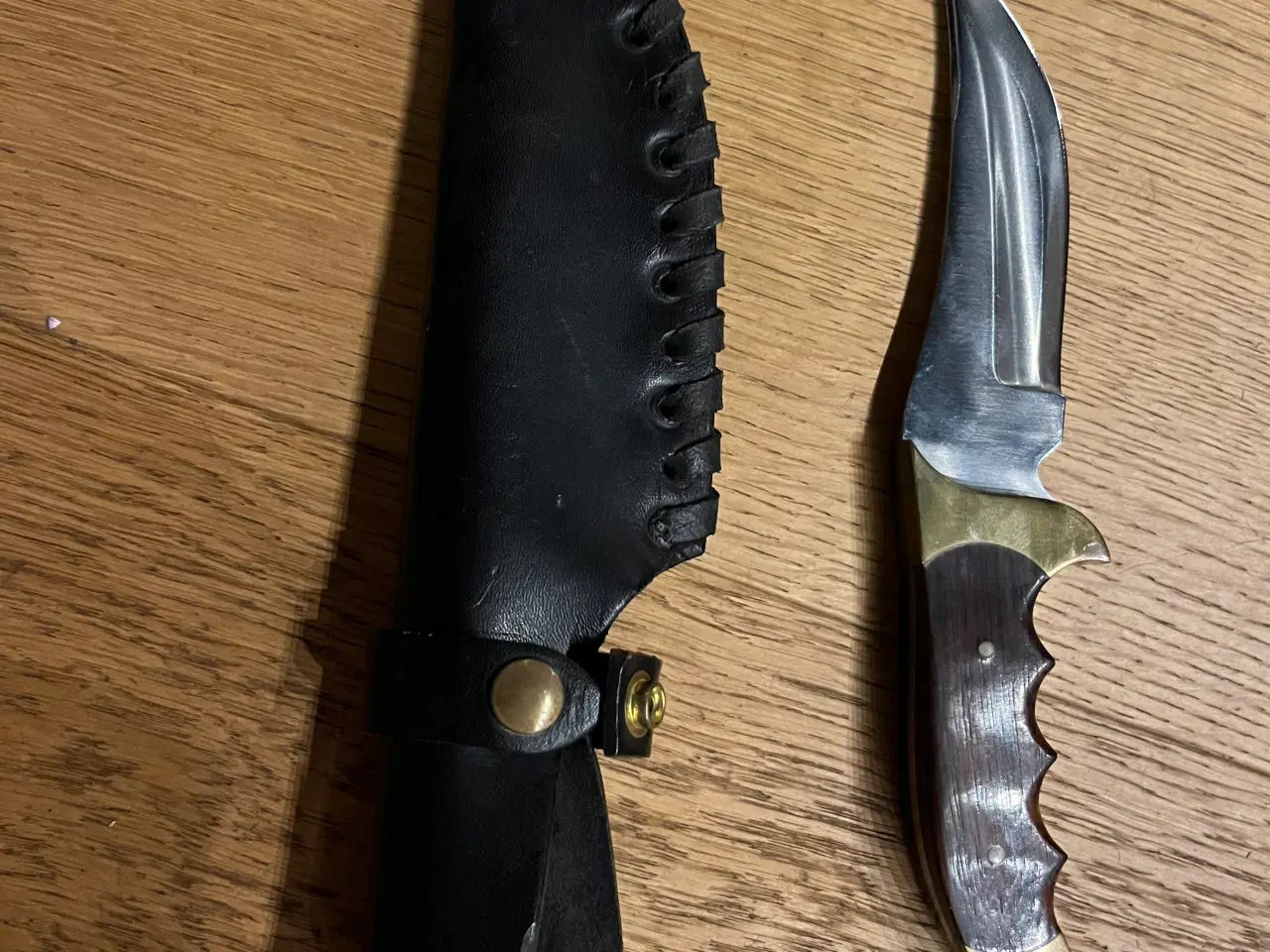 Billede 1 - Kniv med skede