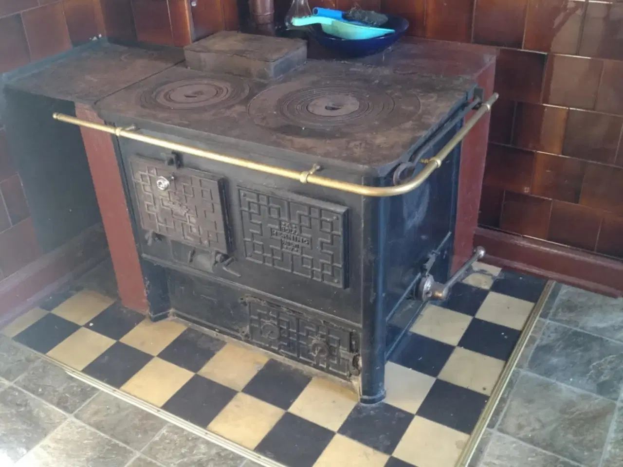 Billede 1 - Ældre brændekomfur
