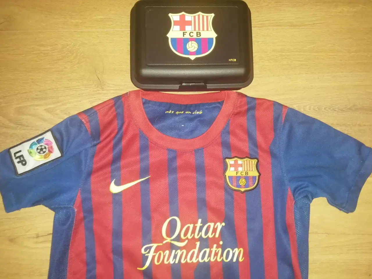 Billede 2 - FC BARCELONA MESSI STR 6-7 ÅR OG NY FCB MADKASSE