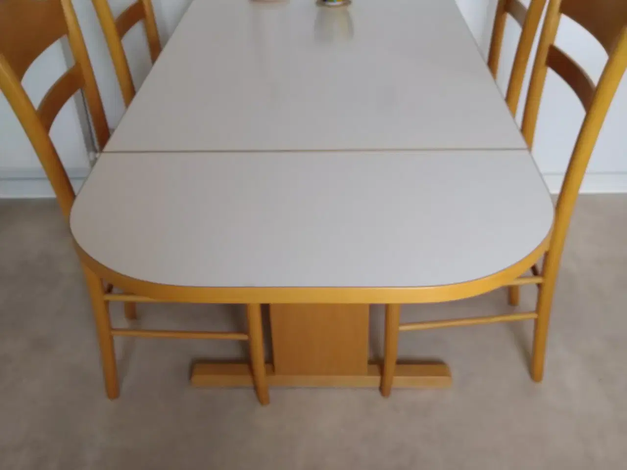 Billede 3 - Køkkenbord + 4 stole