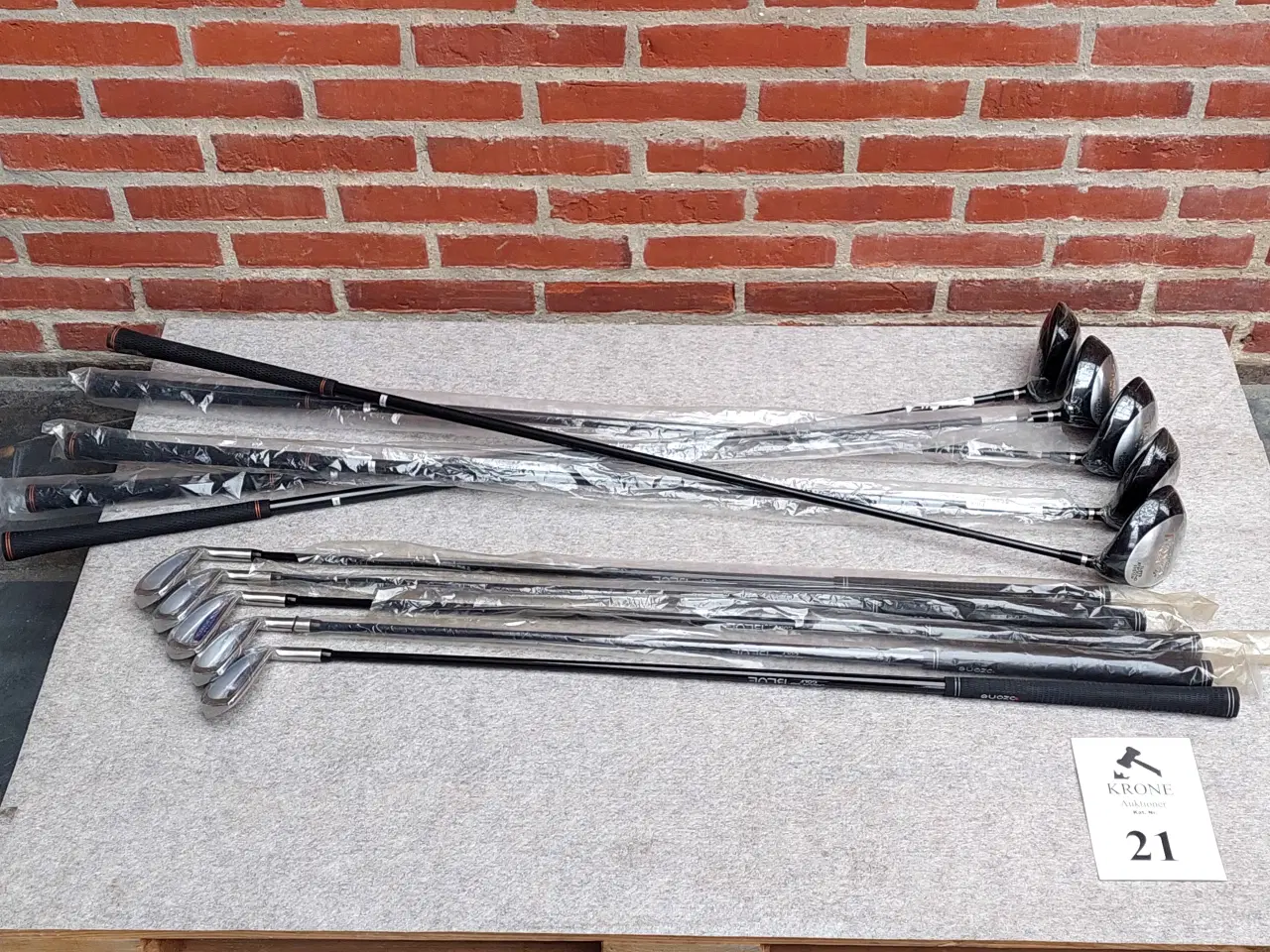 Billede 2 -  10 stk Køller og jern. Heraf 5 køller og 5 jern