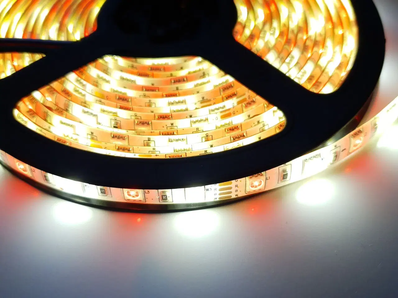 Billede 5 - 5m LED RGBW+W (WARM) Tape 300 LED + Fjernbetjening