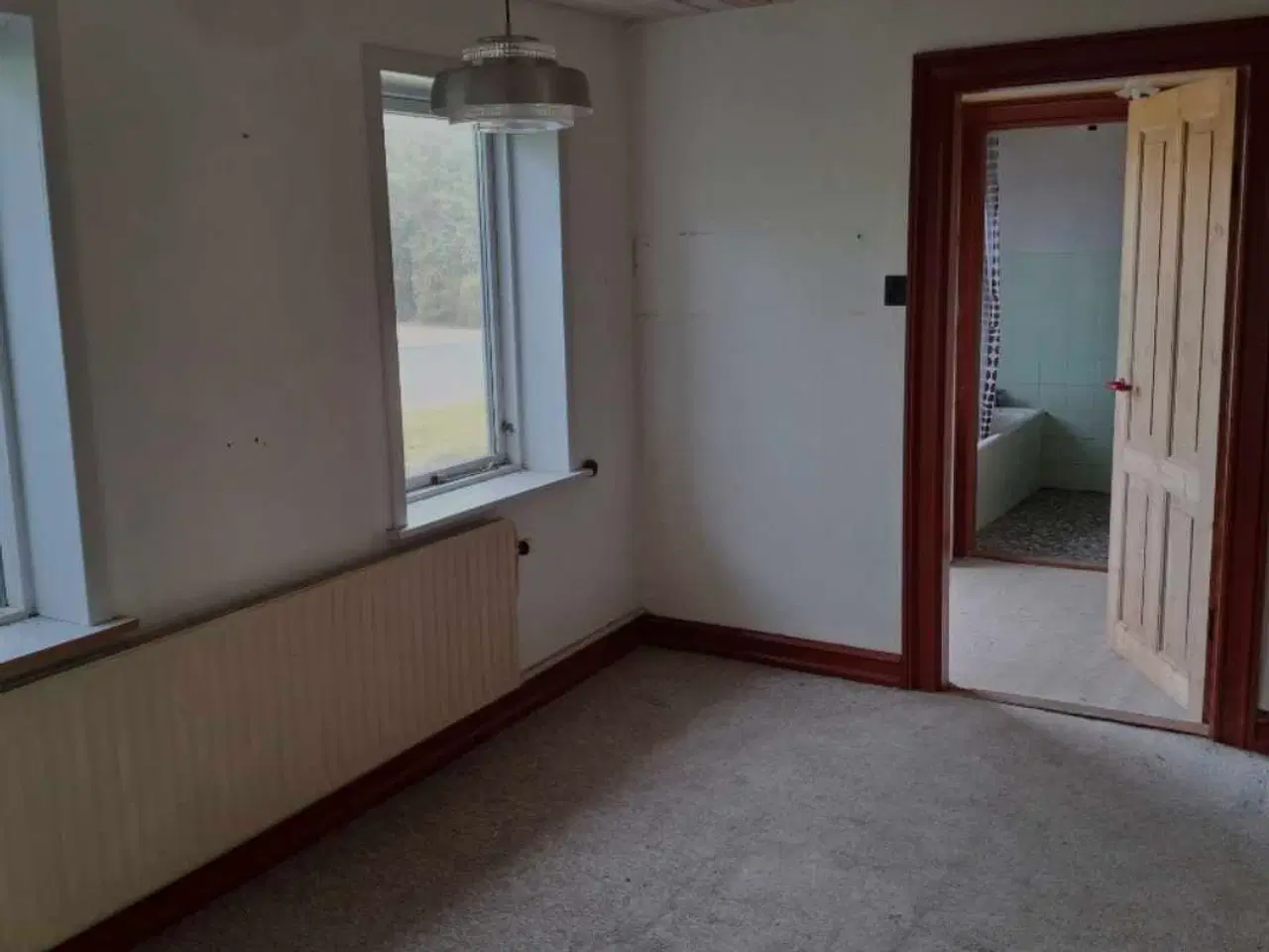 Billede 2 - Hus til renovering eller dejlig byggegrund. 