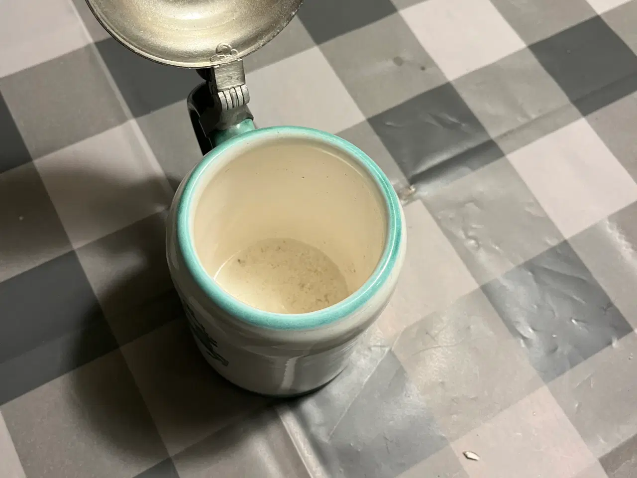 Billede 3 - Gammel krus med låg