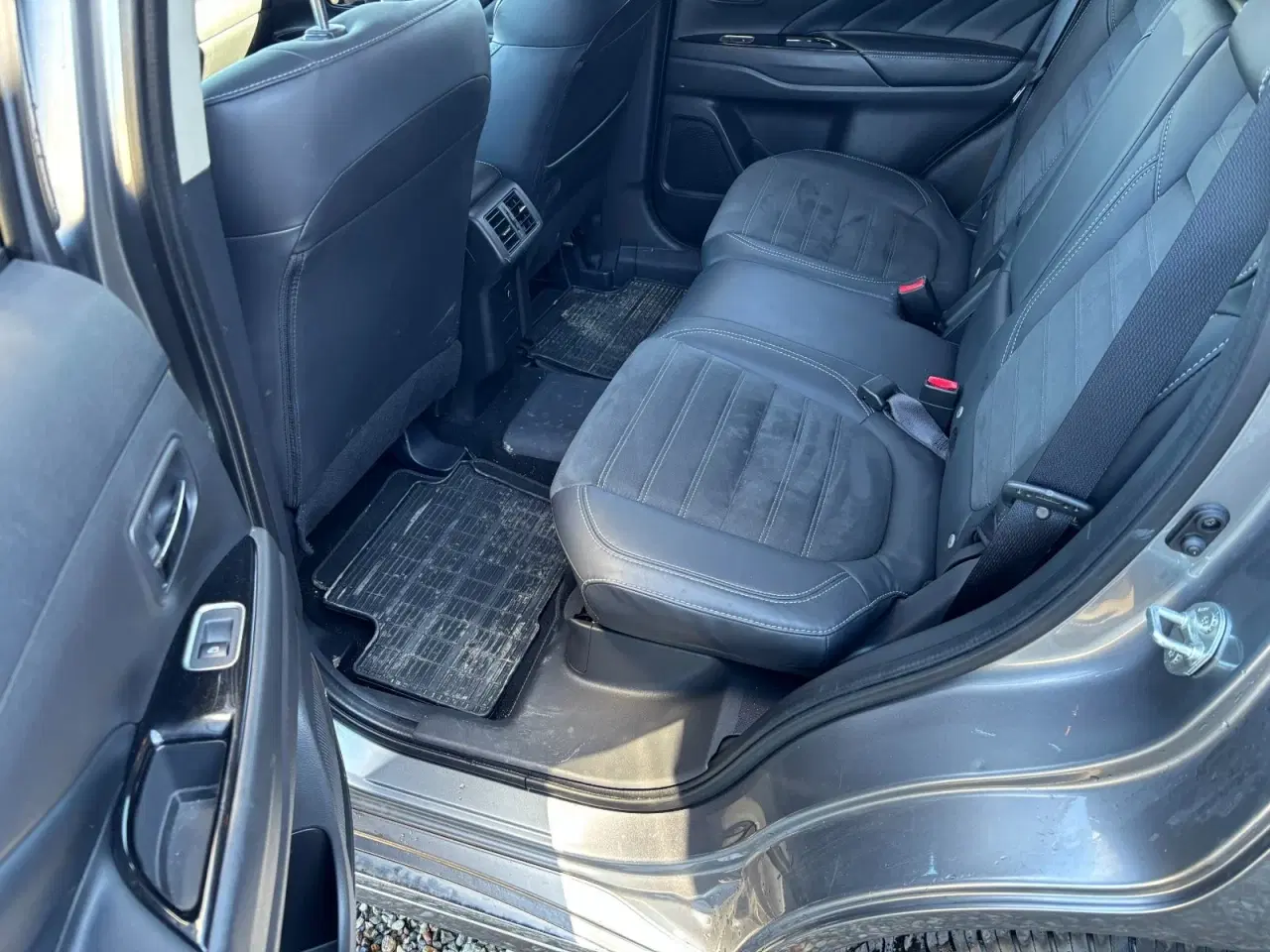 Billede 15 - Mitsubishi Outlander 2,4 PHEV Invite+ CVT 4WD