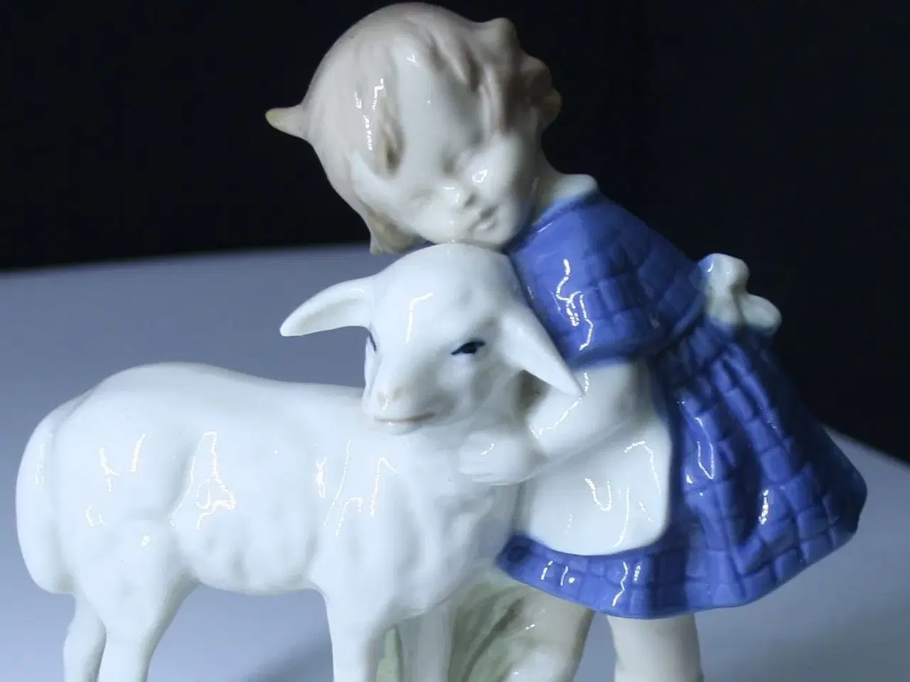 Billede 1 - Porcelæns Figur