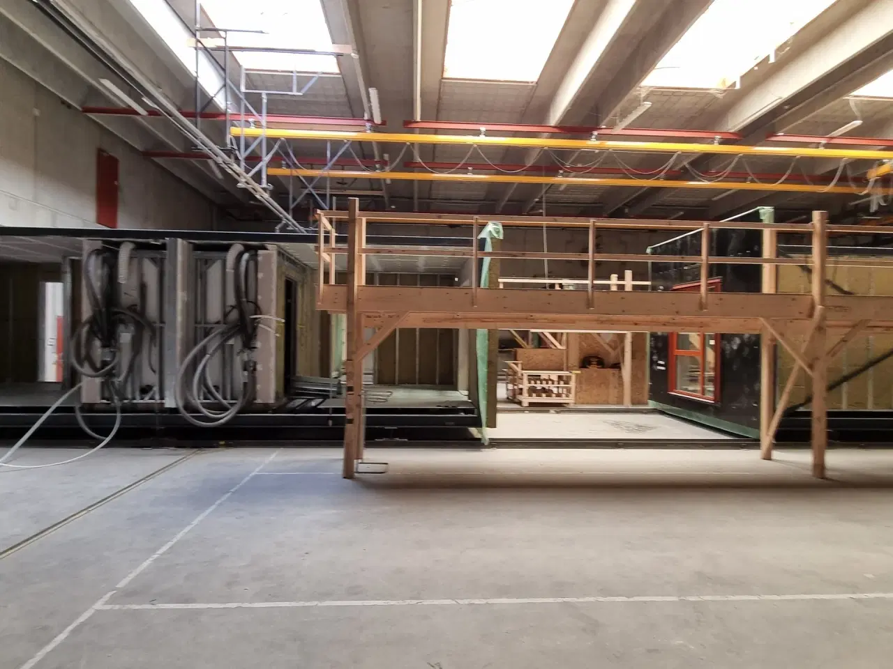 Billede 10 - Højloftet lager med kontor