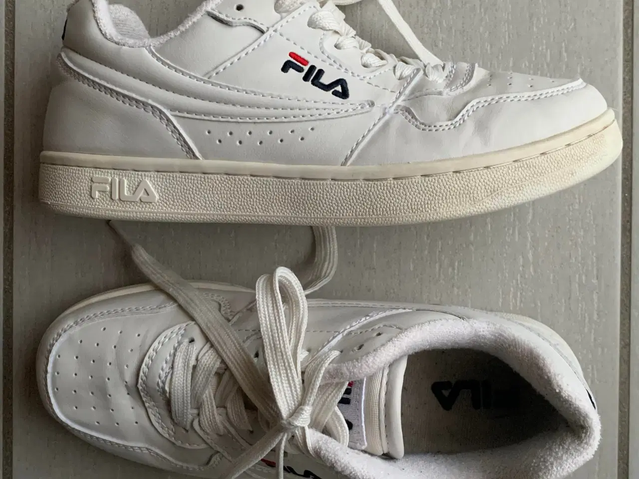 Billede 2 - Fila sneakers, hvide, str. 36