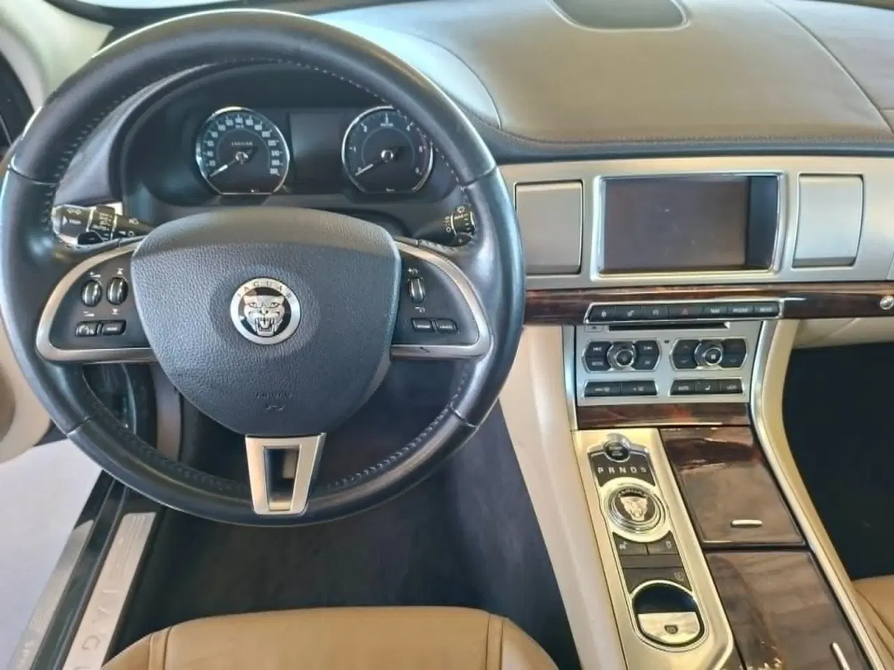 Billede 9 - Jaguar XF 2,2 D Luxury aut.