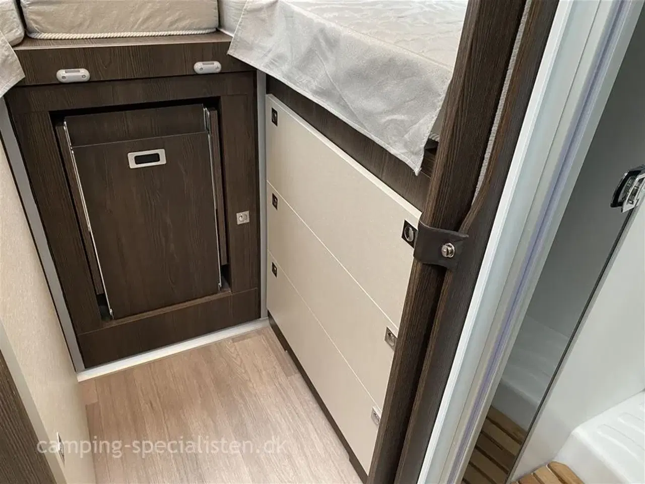 Billede 14 - 2022 - Benimar Tessoro 468 NK   Flot Benimar Tessoro 468 NK model 2022 kan nu Ses Hos Camping-Specialsten .dk i Silkeborg