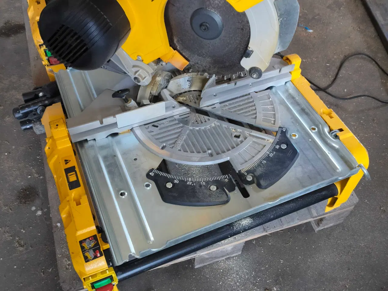 Billede 4 - Dewalt kap/geringsav 