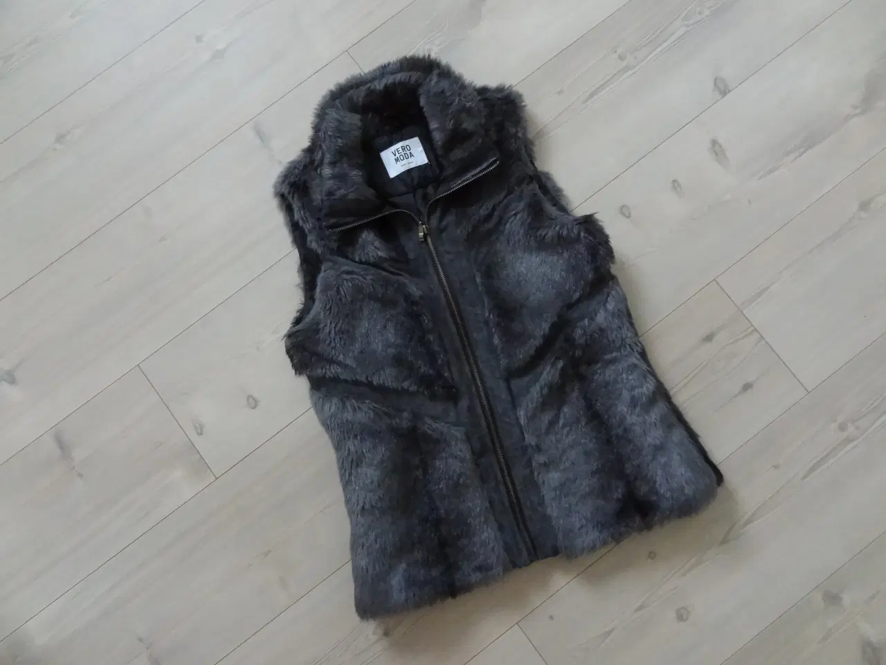 Billede 1 - Vest, Pelsvest, Pels, Vero Moda Str S